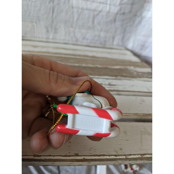 United feature Snoopy peppermint sled Woodstock or - Picture 5 of 6